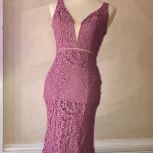 NWT gorgeous lace mermaid gown- open back